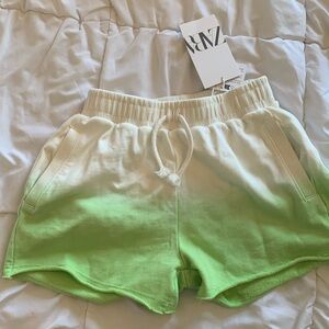 Matches a the green tank